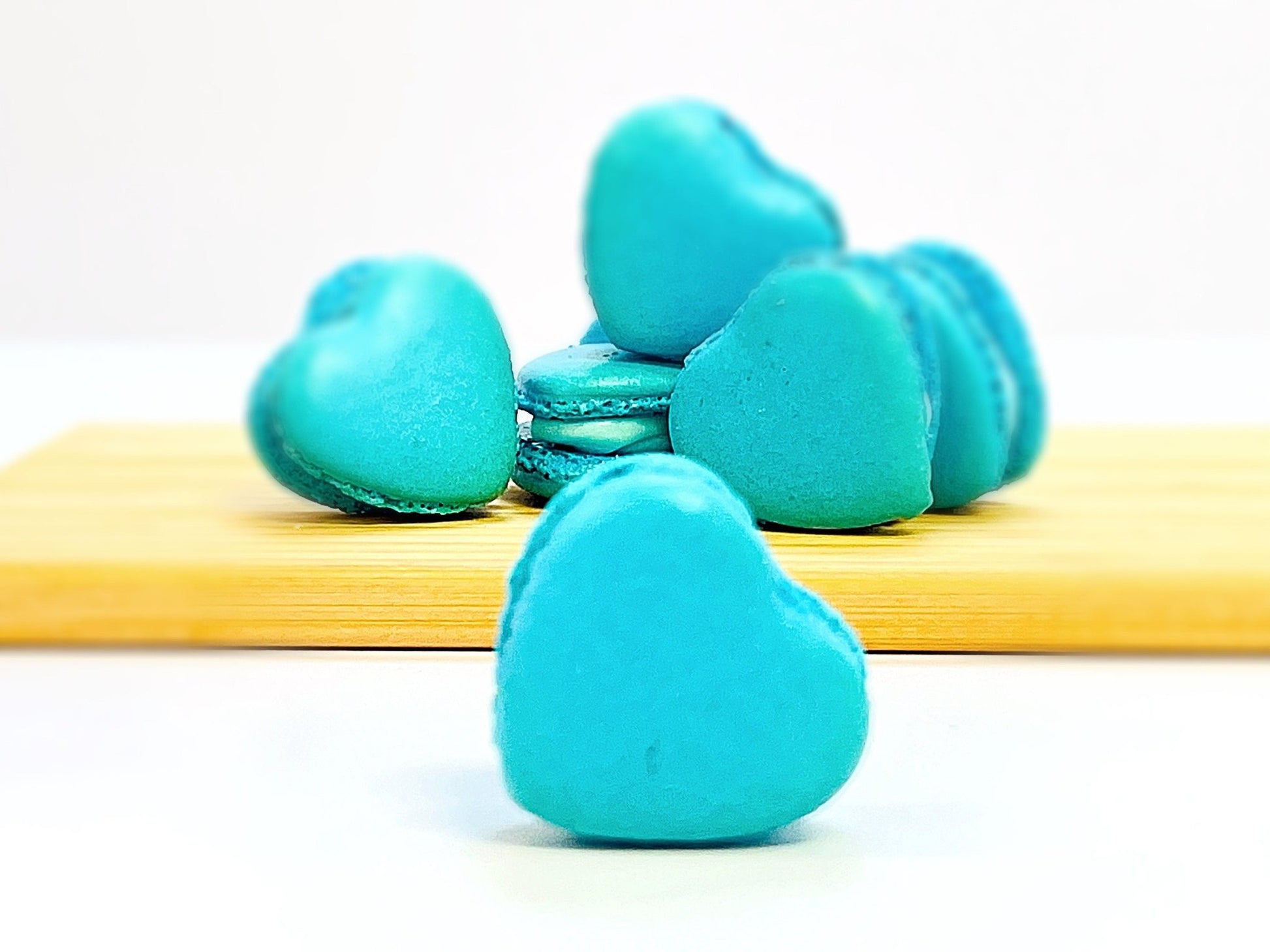 Blue Heart French Macarons | Ideal for Valentine's Day gifts, birthdays, weddings, anniversaries and more - Macaron CentraleDefault (Blueberry)12 Pack