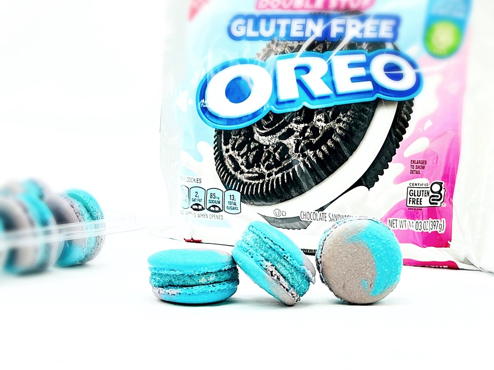 Blue Oreo Macarons| Available in 6, 12 & 24 Pack - Macaron Centrale6 pack