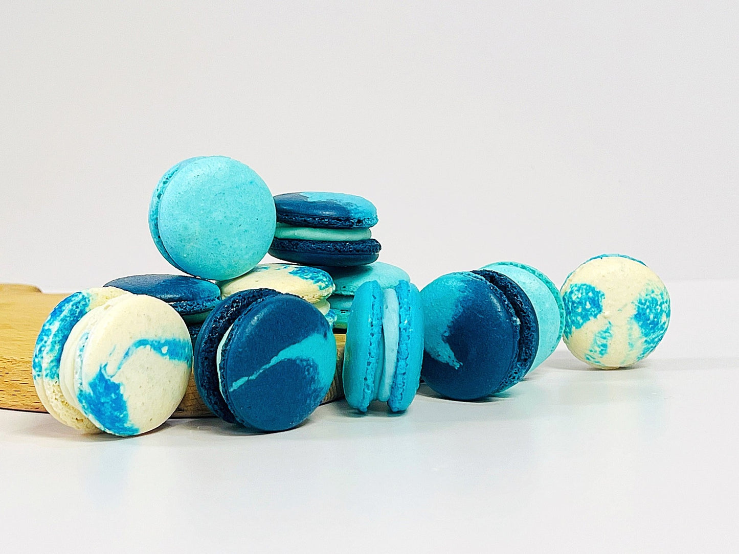 Blue Vibe: A Flavorful Quartet of French Macarons in One Set | 36 Pack - Macaron Centrale