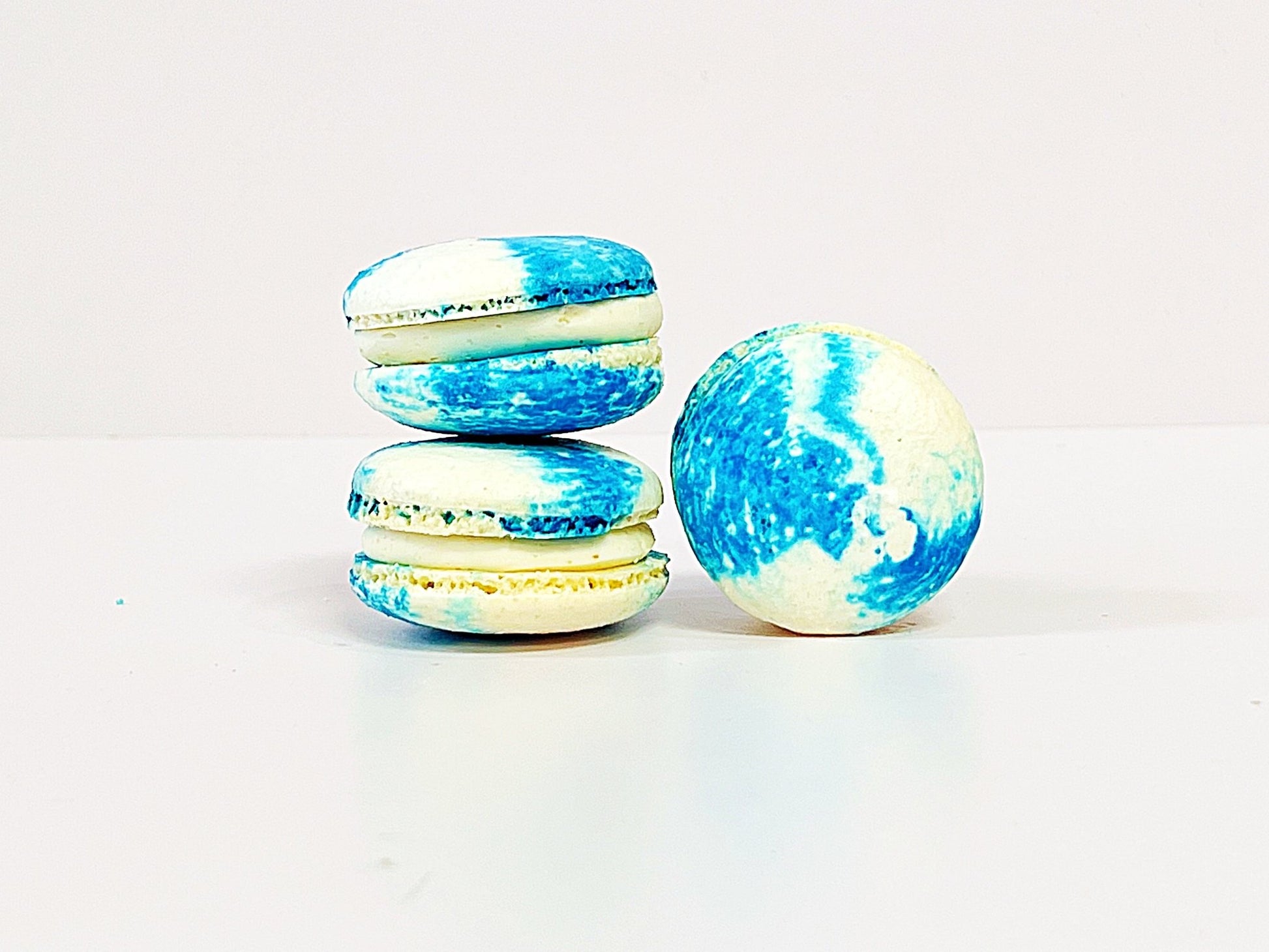 Blueberry Cheesecake Vegan Macarons | Available in 4 & 12 Pack - Macaron Centrale4 Pack