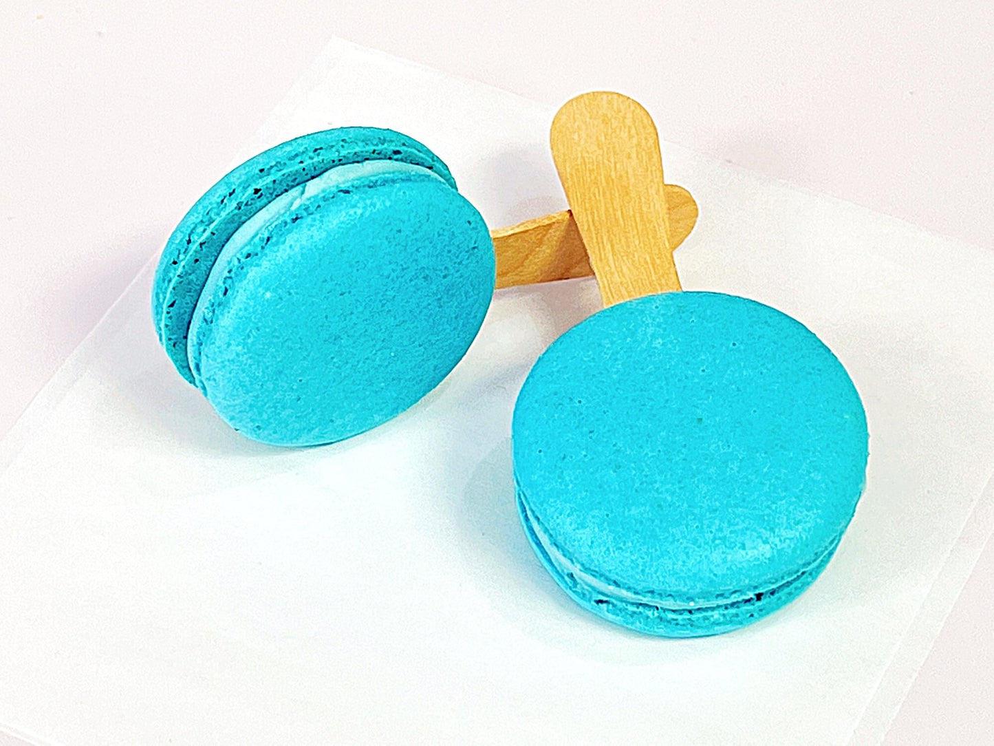 Blueberry Cream Macaron Sucettes En Gros | Available in 24 & 48 Sucettes - Macaron Centrale24 Pack