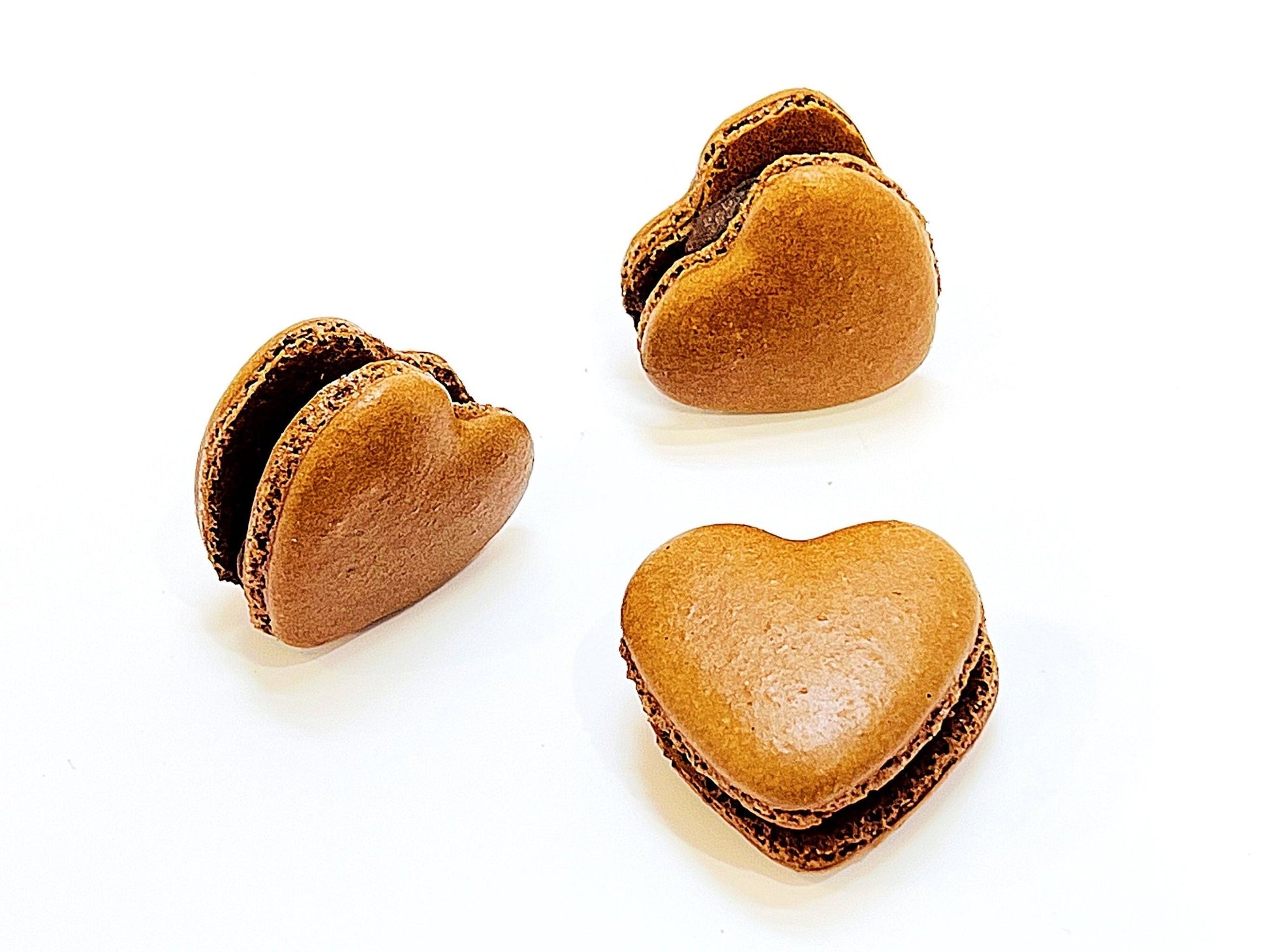 Brown Heart French Macarons | Ideal for Valentine's Day gifts, birthdays, weddings, anniversaries and more - Macaron CentraleDefault (Chocolate)12 Pack