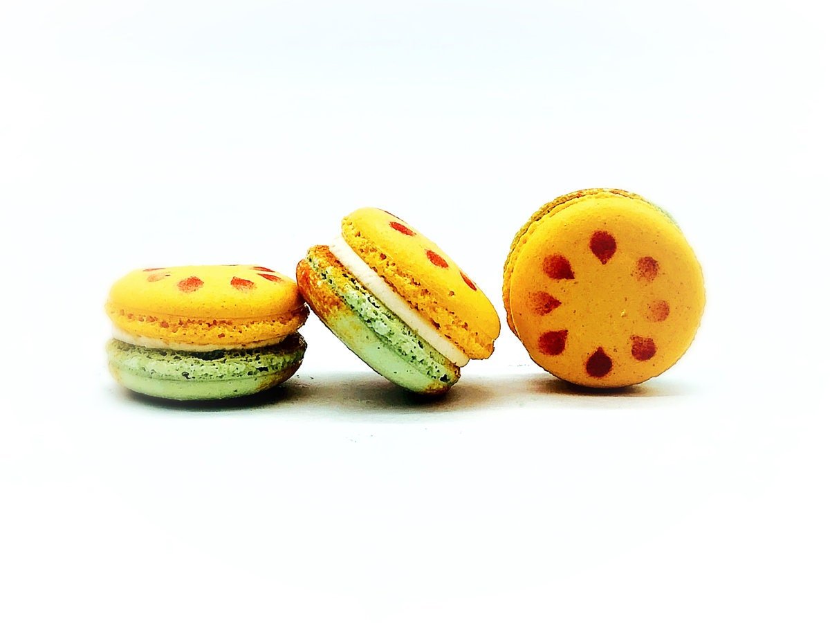 Cantaloupe Macarons | Ideal for celebratory events. - Macaron Centrale6 Pack