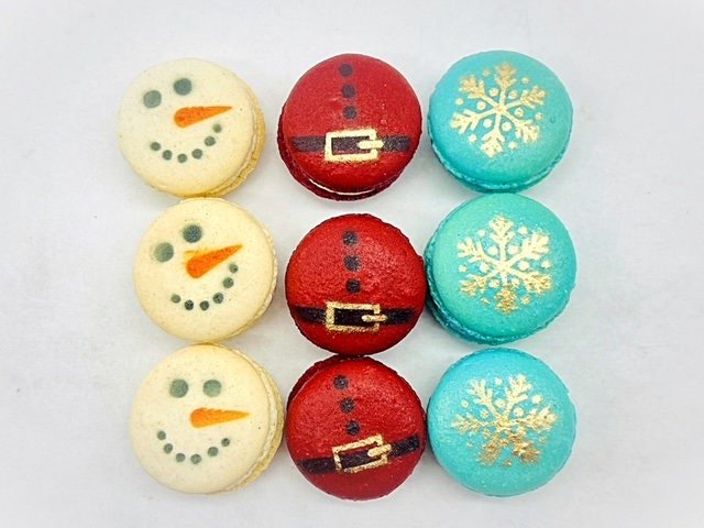 Christmas French Macaron Set | Available in 12 and 24 Pack. - Macaron Centrale12 Pack