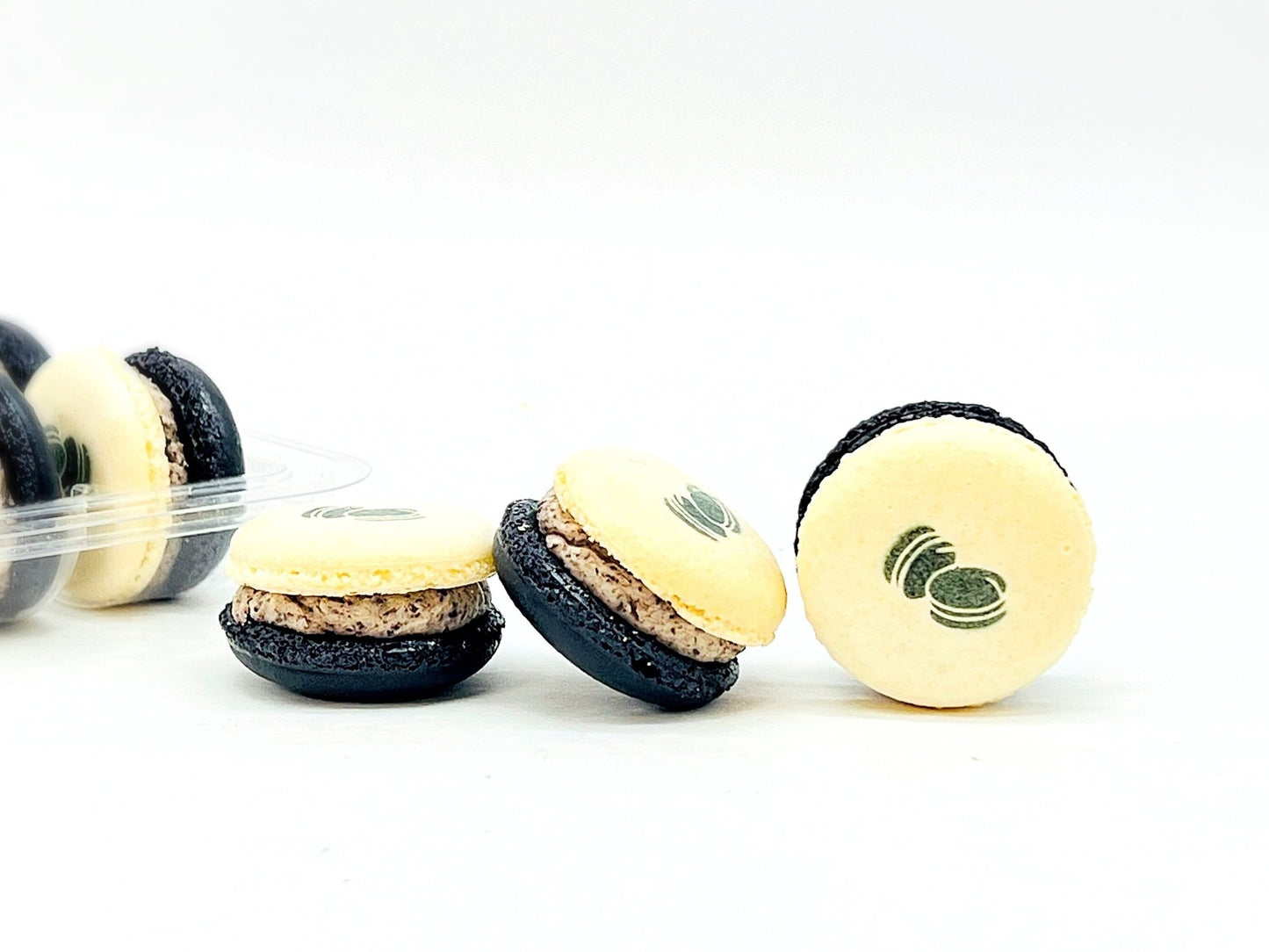 Classic Chocolate Oreo French Macarons| Available in 6, 12 & 24 Pack - Macaron Centrale6 pack