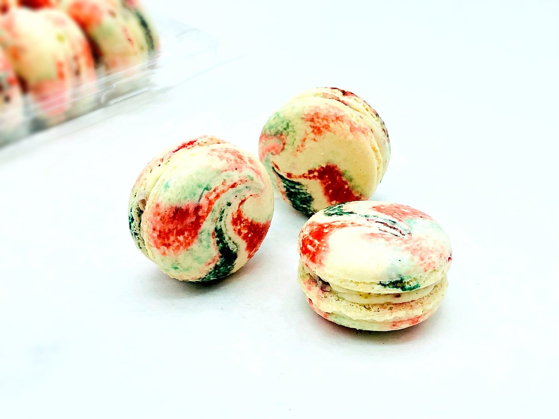 Cranberry Pistachio Macarons | Ideal for celebratory events. - Macaron Centrale6 Pack