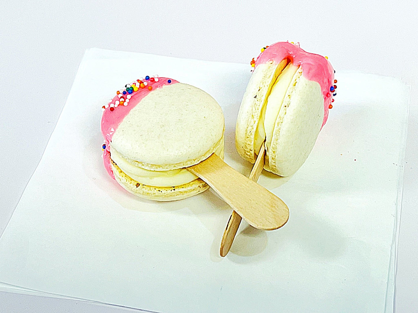 Creamy Vanilla Chocolate French Macaron Cake Pop | Available in 12 & 24 - Macaron Centrale12 Pack