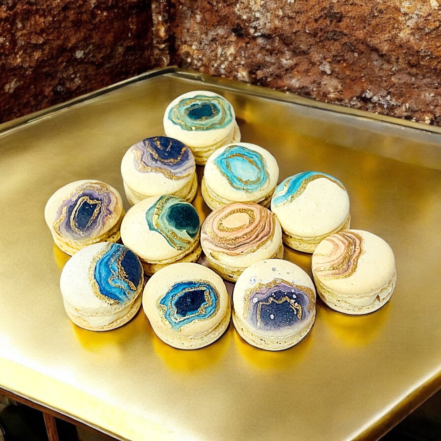 Customizable Geode Macaron Set – Choose Your Flavors - Macaron Centrale6 Pack