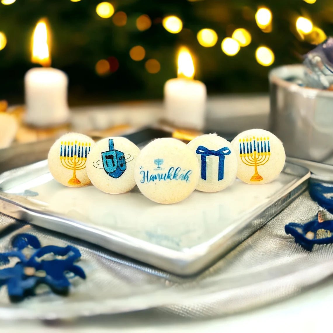 Customizable Hanukkah French Macaron Set | Choose Your Own Favorite Flavors | Available in 6, 12 and 24 pack. - Macaron Centrale6 Pack