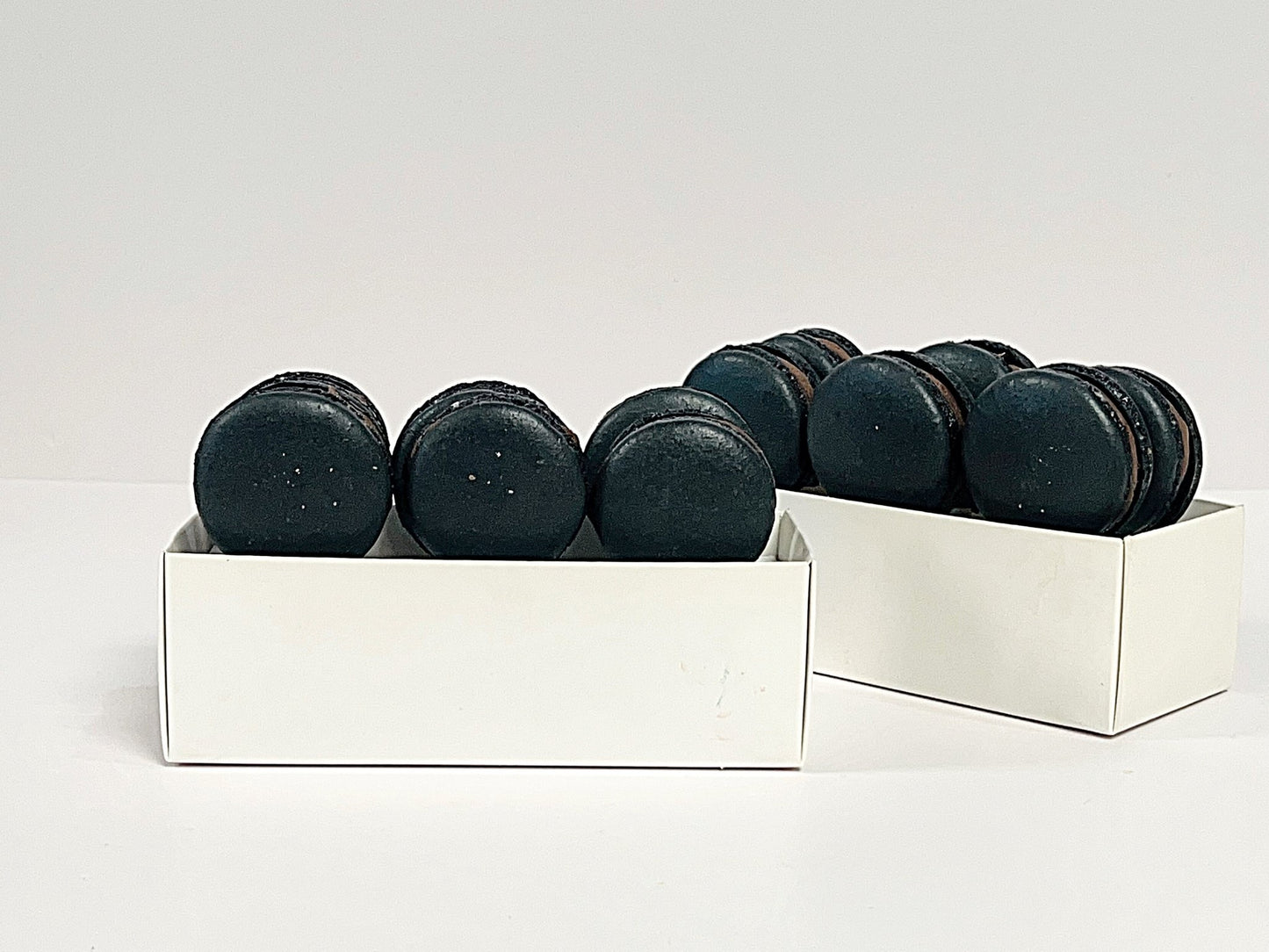 Dark Chocolate Macaron Sucettes En Gros | Available in 24 & 48 Sucettes - Macaron Centrale24 Pack