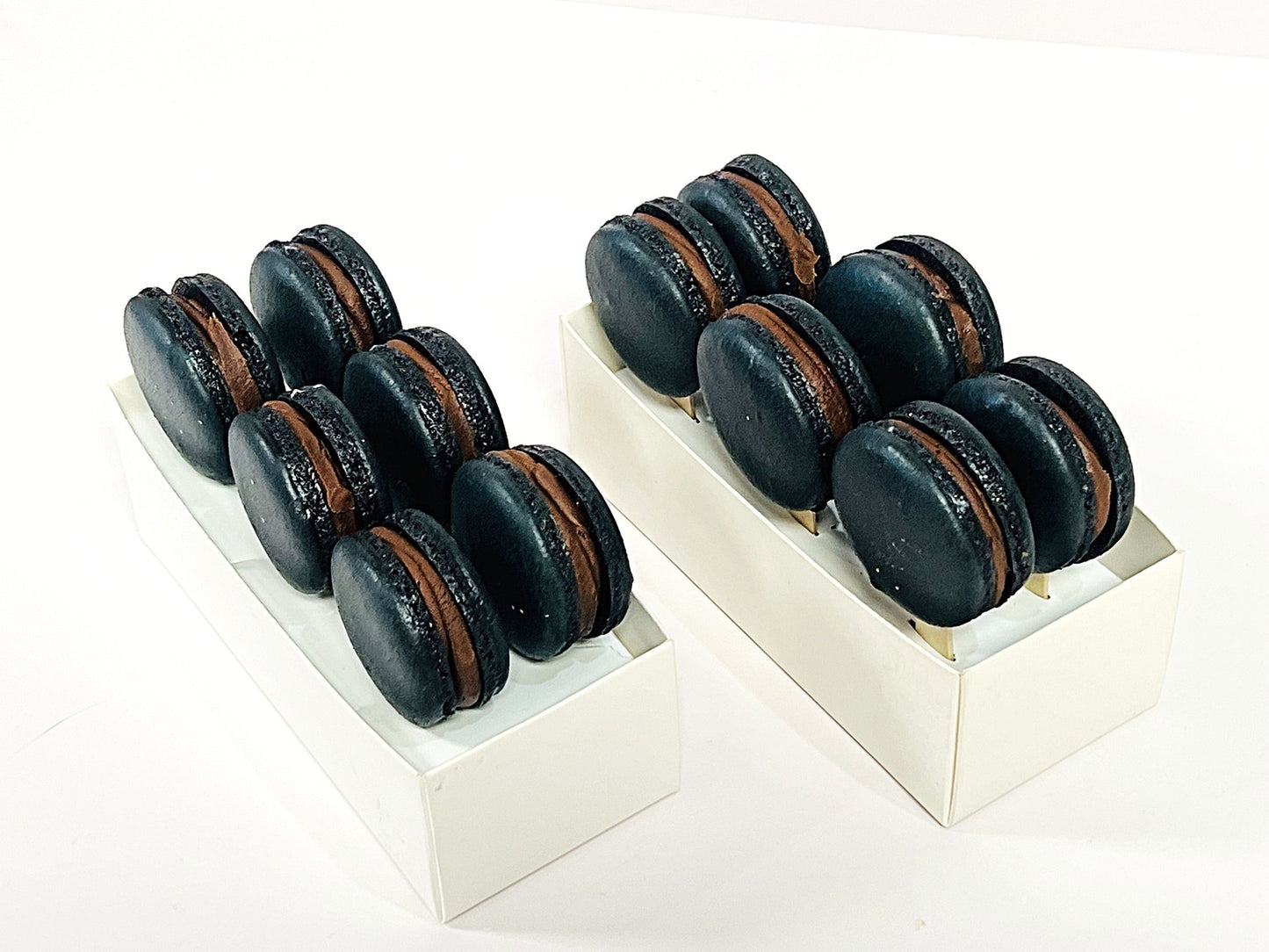 Dark Chocolate Macaron Sucettes En Gros | Available in 24 & 48 Sucettes - Macaron Centrale24 Pack