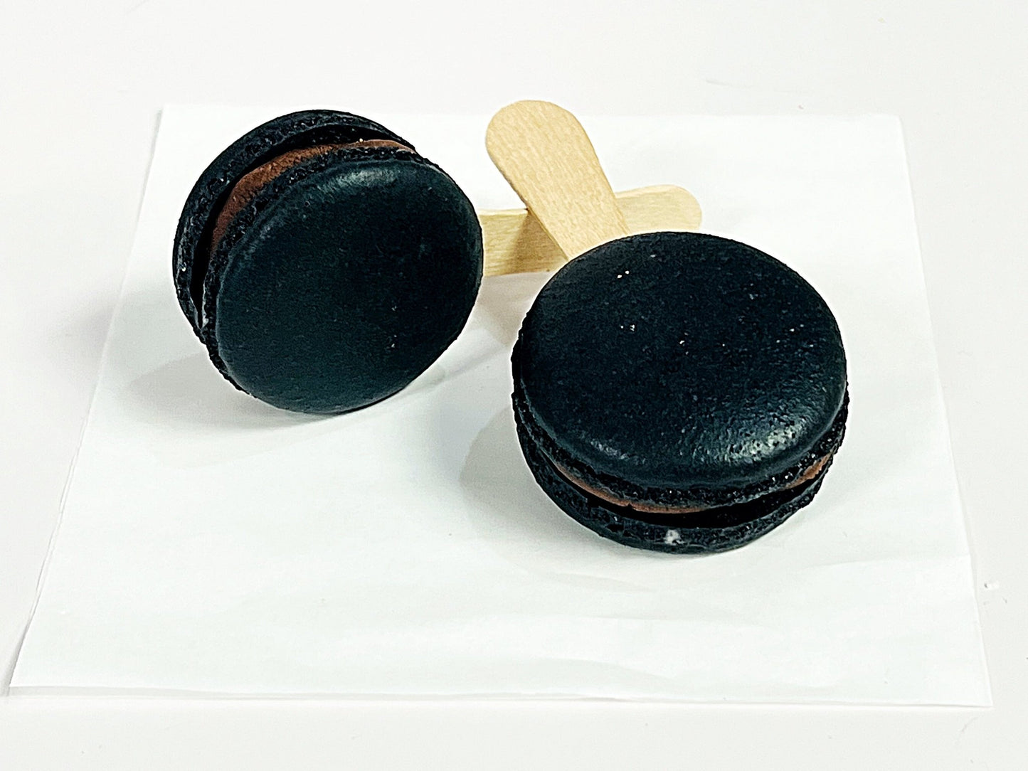 Dark Chocolate Macaron Sucettes En Gros | Available in 24 & 48 Sucettes - Macaron Centrale24 Pack