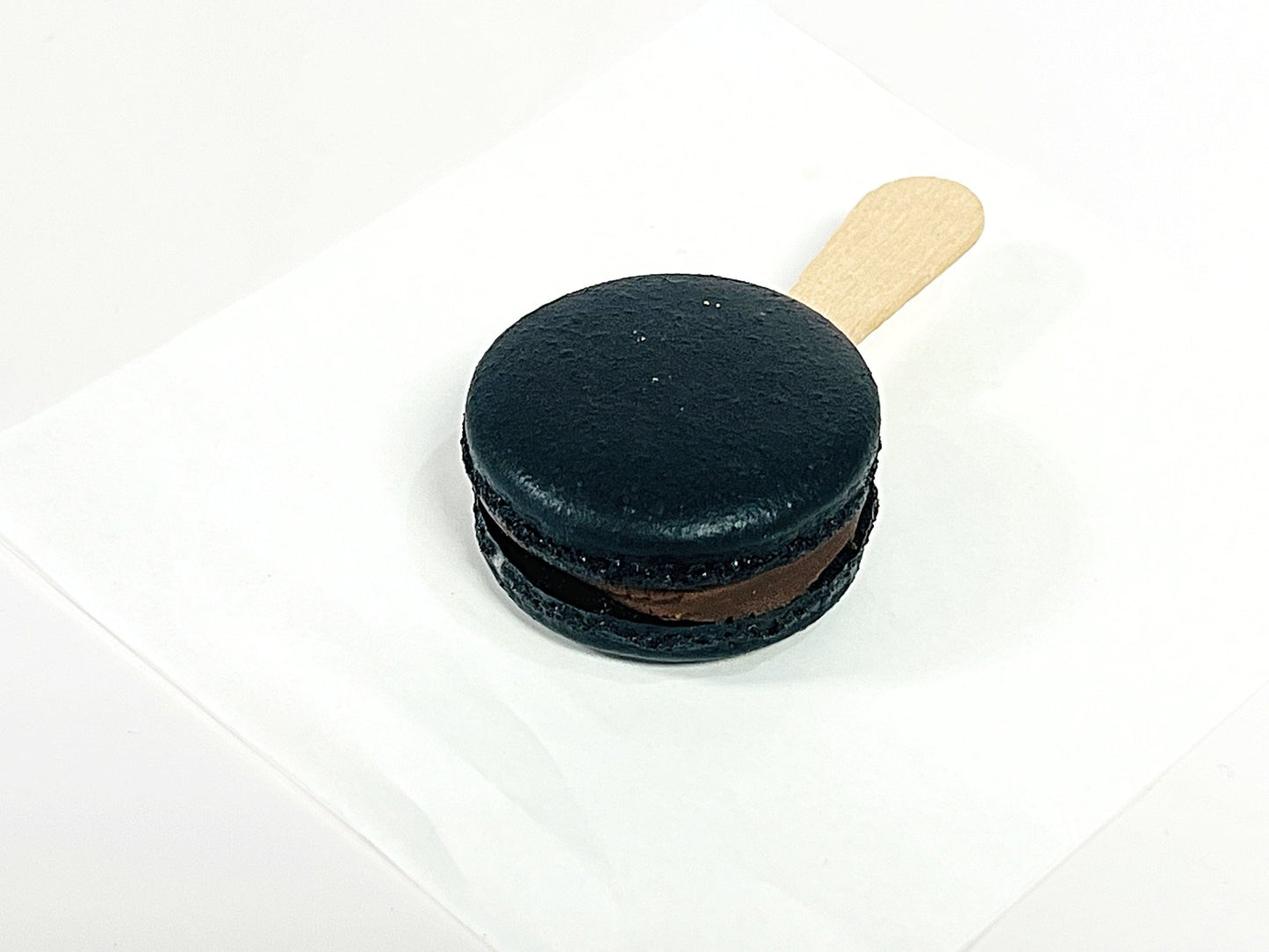 Dark Chocolate Macaron Sucettes En Gros | Available in 24 & 48 Sucettes - Macaron Centrale24 Pack