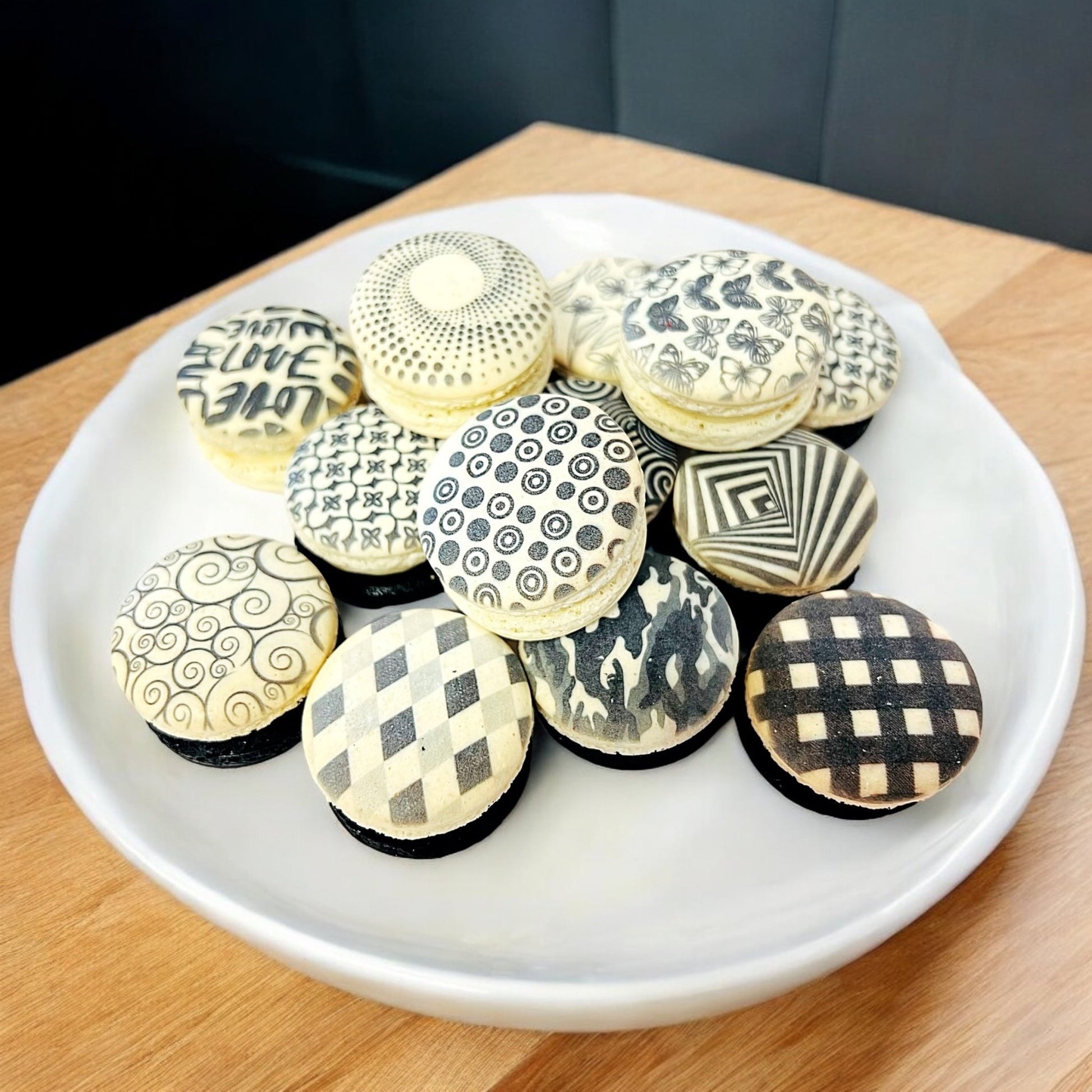 Elegant Black and White Patterned Macarons – Custom Flavors and Colors - Macaron Centrale6 PackBlack - Black