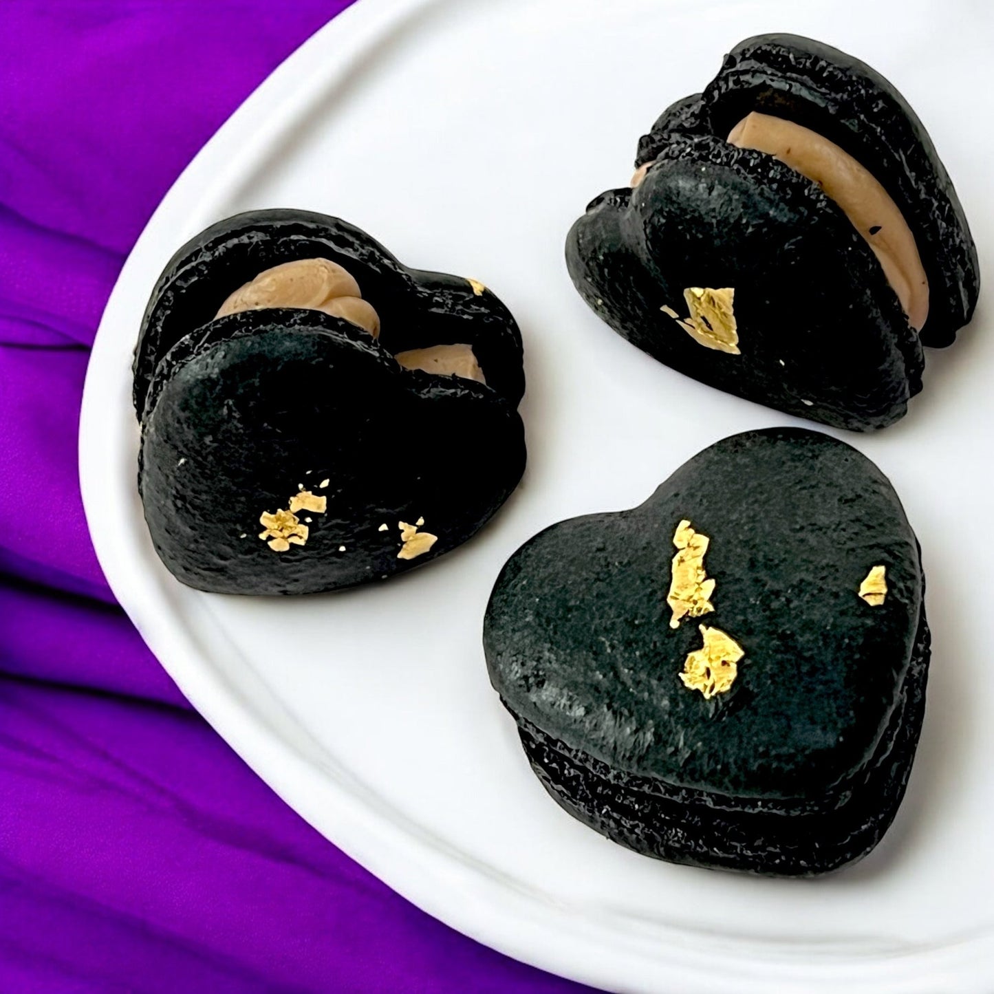 Elegant Black Heart Macarons with 24K Gold Leaf - Macaron CentraleValentine'sDefault (Nutella)12 Pack