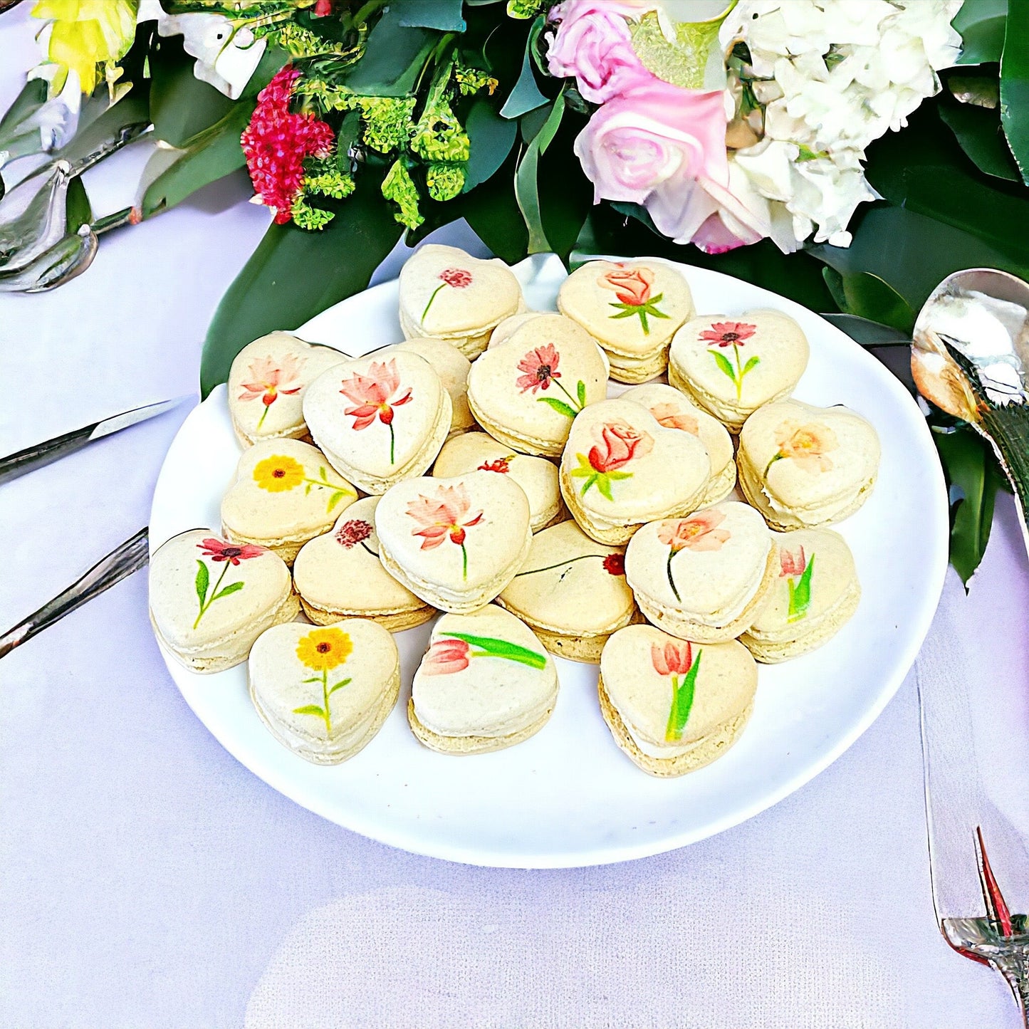 Floral Delight Heart - Shaped Macarons - Macaron CentraleWedding Favor12 Pack