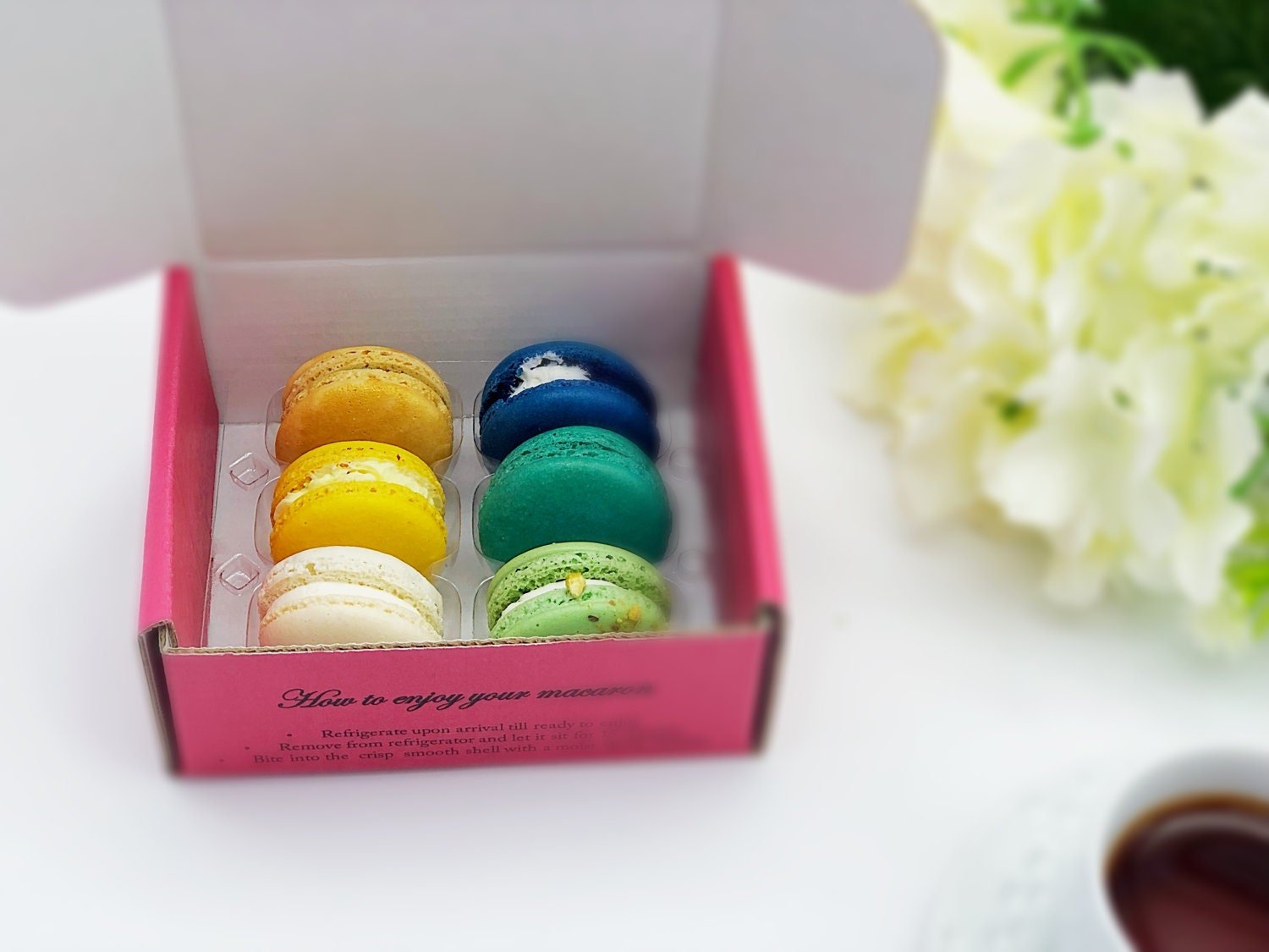 Gluten free macarons. Gender reveal party! It's a boy. - Macaron Centrale6 pack