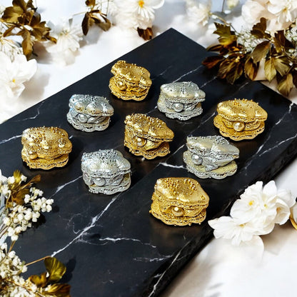 Gold & Silver Seashell Macarons - Macaron CentraleSilver12 Pack