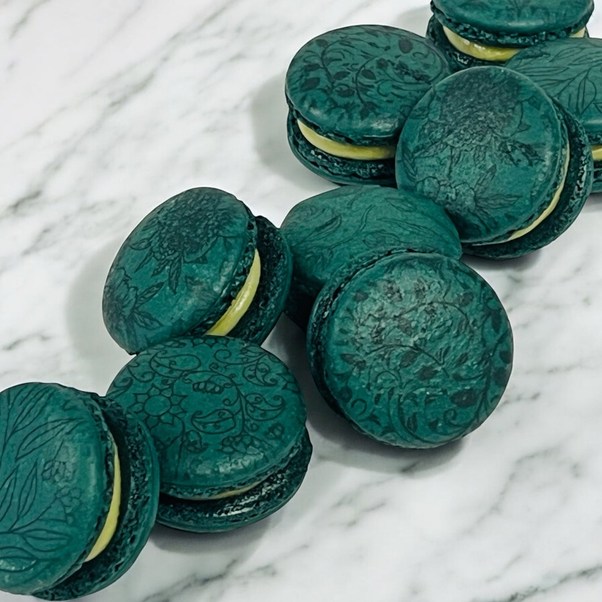 Gothic Garden French Macarons - Macaron Centrale6 Pack