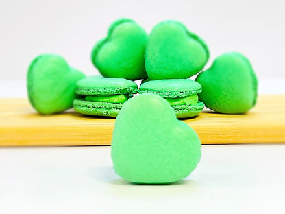 Green Heart French Macarons | Ideal for Valentine's Day gifts, birthdays, weddings, anniversaries and more - Macaron CentraleDefault (Apple)12 Pack