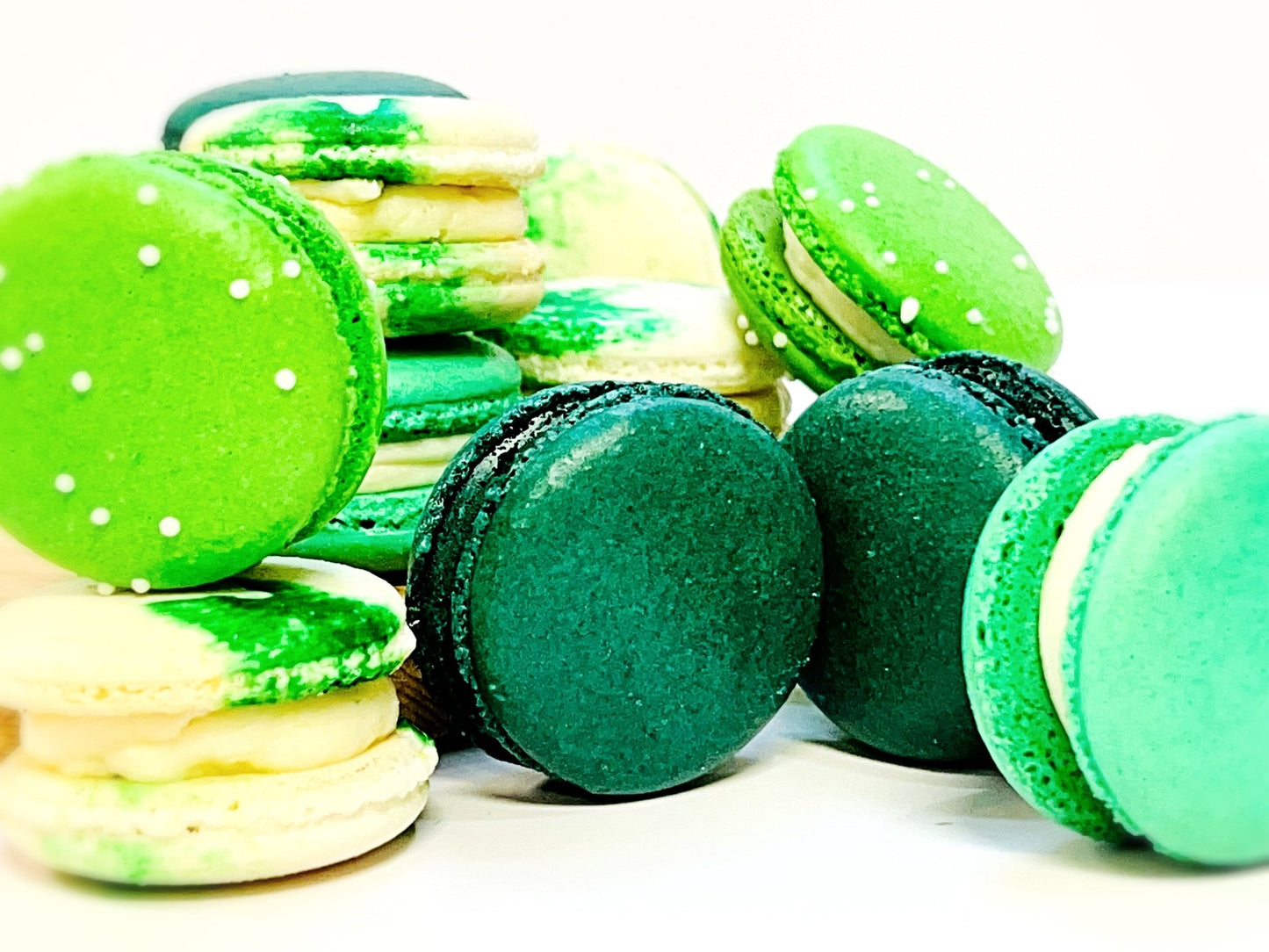 Green Vibe: A Flavorful Quartet of French Macarons in One Set | (Apple Cheesecake, Apple, Lime and Green Velvet) | 36 Pack - Macaron Centrale