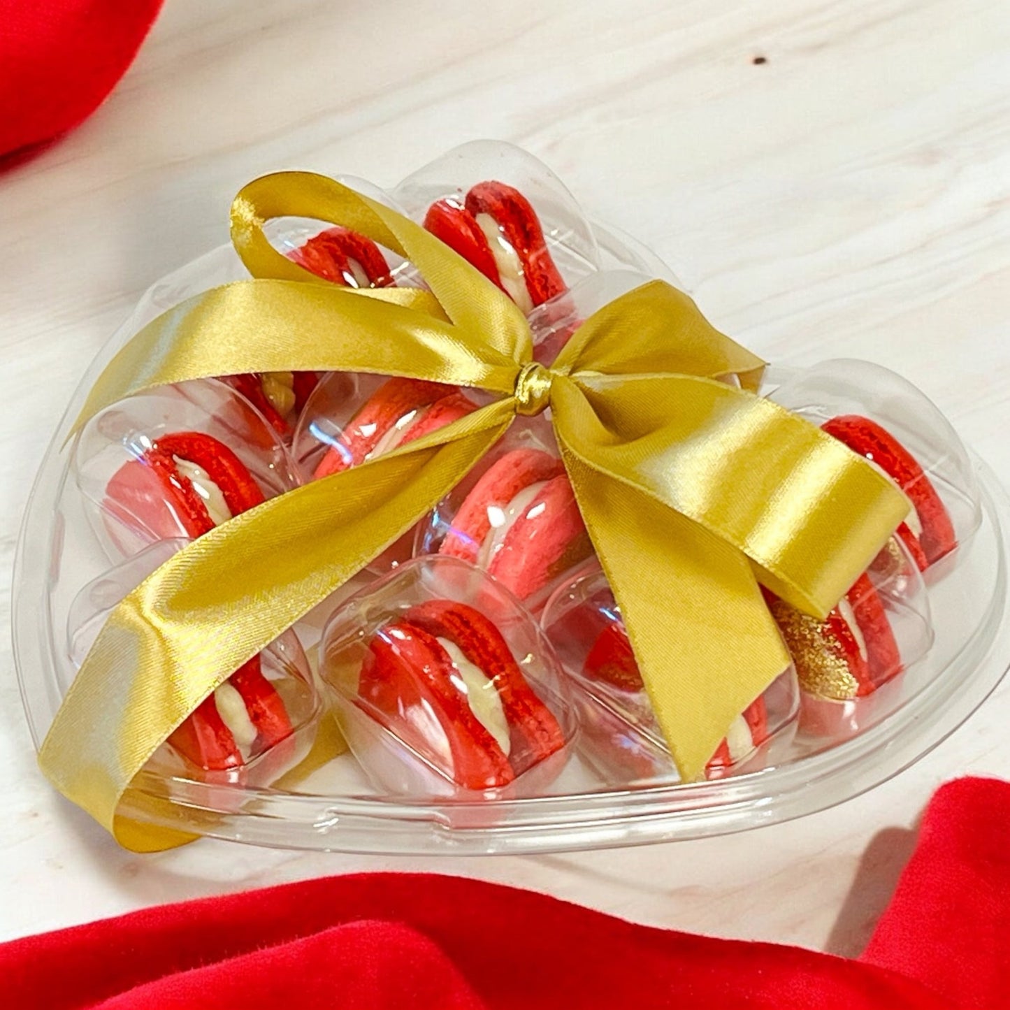 Heart - Shaped Macaron Gift Set - Customizable Flavors - Macaron CentraleValentine'sDefault Flavors - White chocolate (Red) Strawberry (Pink) Vanilla (Black)