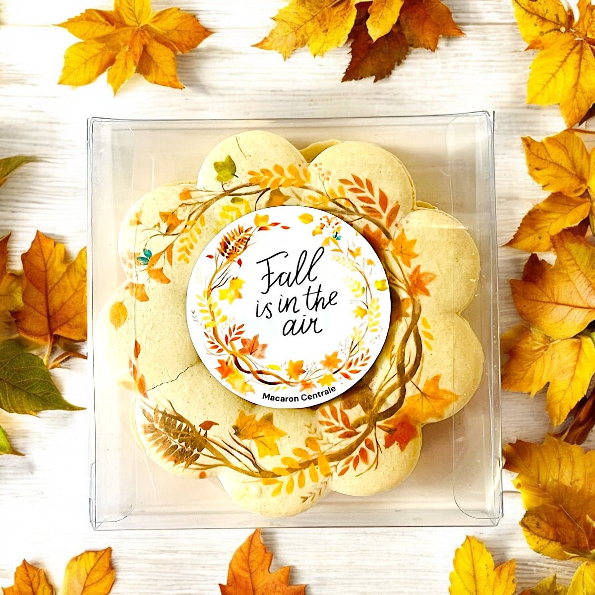 Holiday Wreath Macaron – Autumn Breeze - Macaron Centrale