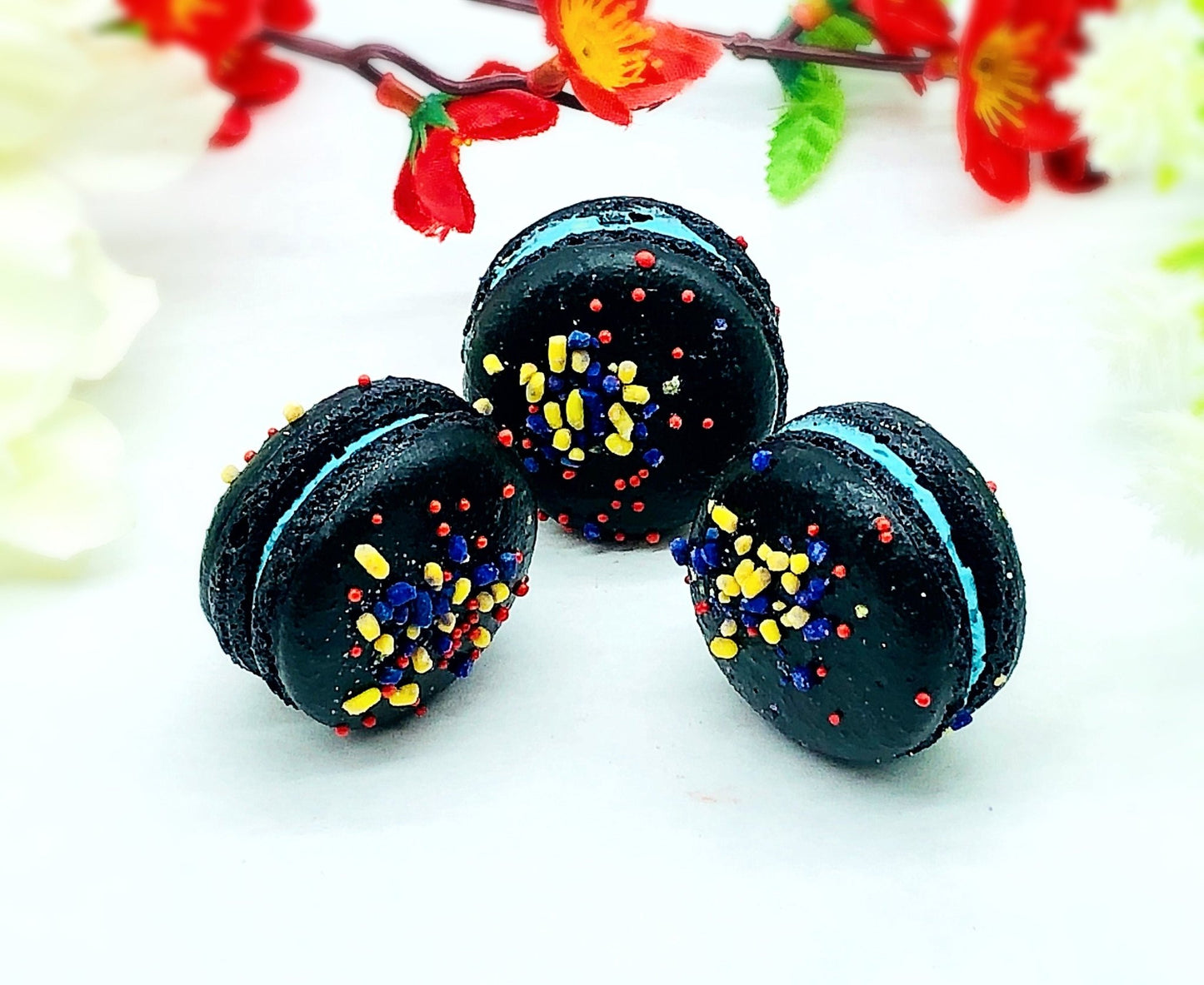 Humming Bird Macarons| Perfect for your next holiday feast. - Macaron Centrale6 pack