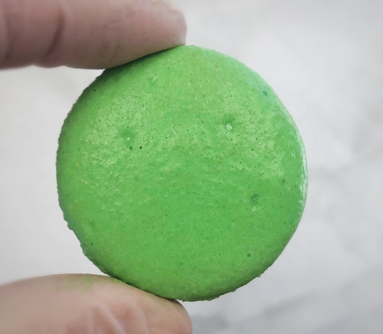 Leaf Green French Macaron Shell | Perfect for Cake Decorators or Your Dessert DIY Project - Macaron Centrale6 Pairs