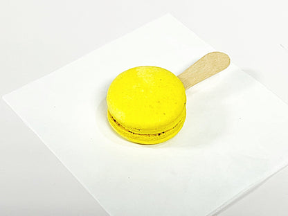 Lemon Cream Macaron Sucettes En Gros | Available in 24 & 48 Sucettes - Macaron Centrale24 Pack