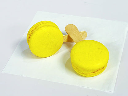 Lemon Cream Macaron Sucettes En Gros | Available in 24 & 48 Sucettes - Macaron Centrale24 Pack