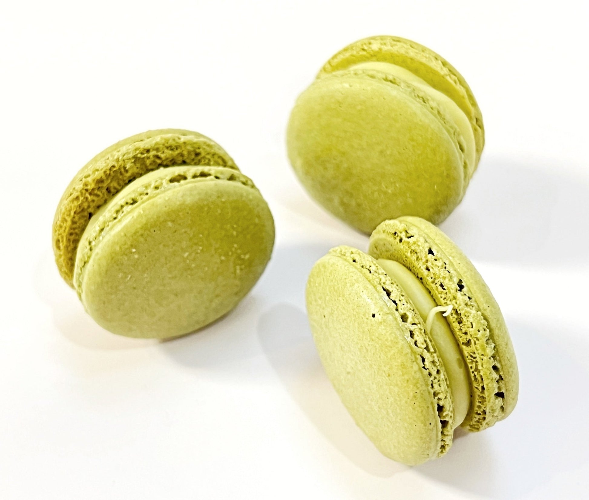 Lemon Ganache Lavender French Macarons | Perfect for your next holiday feast. - Macaron Centrale