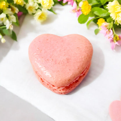 Light Pink Heart French Macarons | Ideal for Valentine's Day gifts, birthdays, weddings, anniversaries and more - Macaron CentraleValentine'sDefault (Raspberry)12 Pack