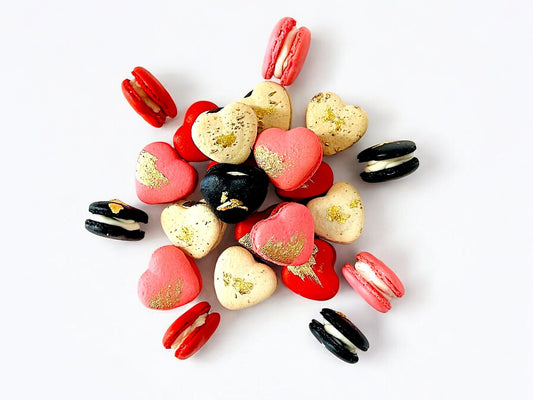 Love in Every Heart: A Heart - Shaped Macaron Set - Macaron CentraleValentine'sDefault Flavor6 Pack