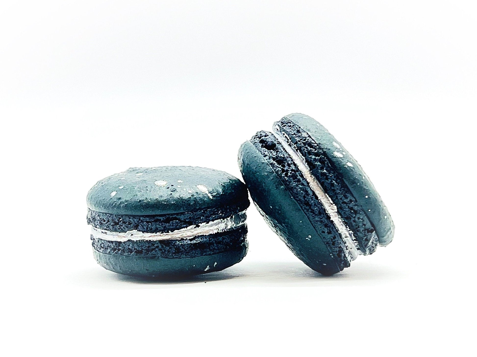 Luxe Mac | Black Macaron with Silver Splatter | Available in 6, 12 and 24 Pack - Macaron Centrale6 Pack