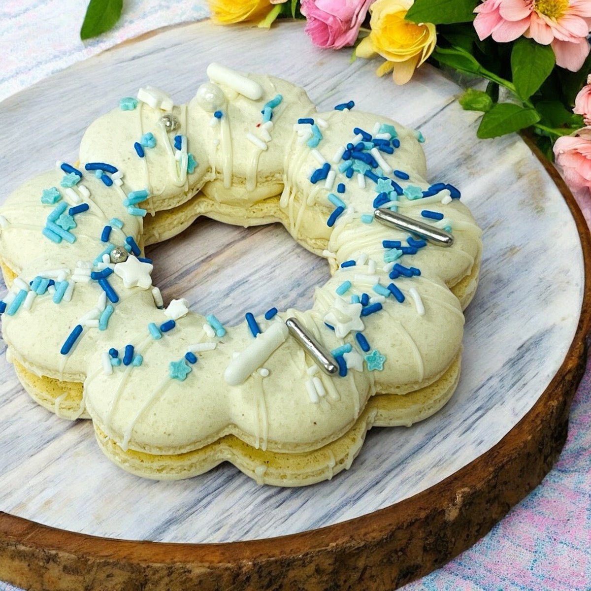 Macaron Wreath for Baby Showers - Pink or Blue Sprinkles - Macaron CentraleBluebell Wreath