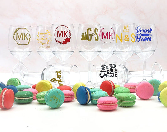 Macarons gift set with customizable stem wine glass | perfect for your next virtual party - Macaron CentraleGoldRegular (24 Pack)