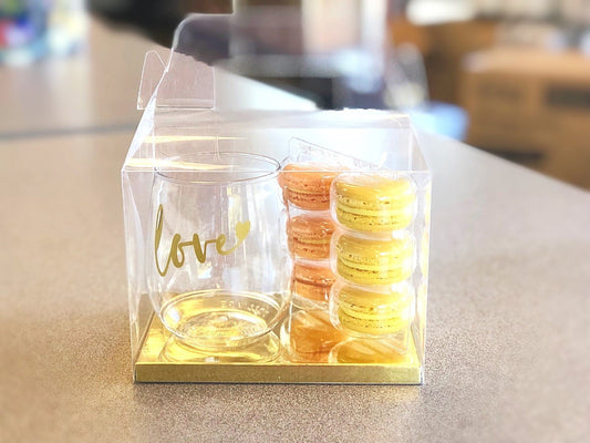 Macarons gift set with customizable stemless wine glass | perfect for your next virtual party - Macaron Centralegold