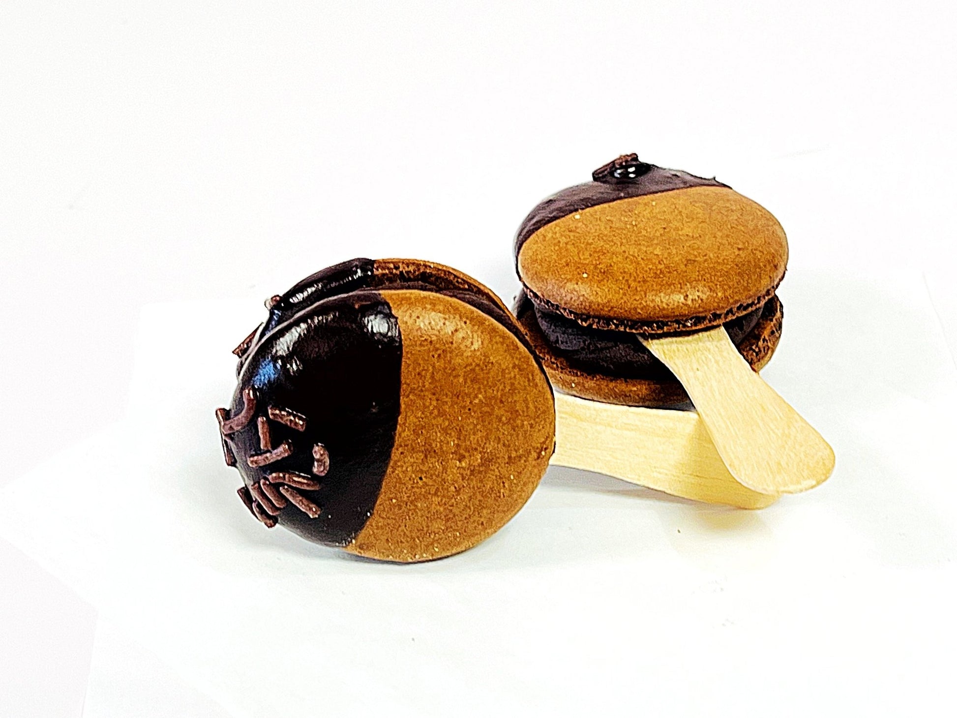 Milk Chocolate French Macaron Cake Pop | Available in 12 & 24 - Macaron Centrale12 Pack