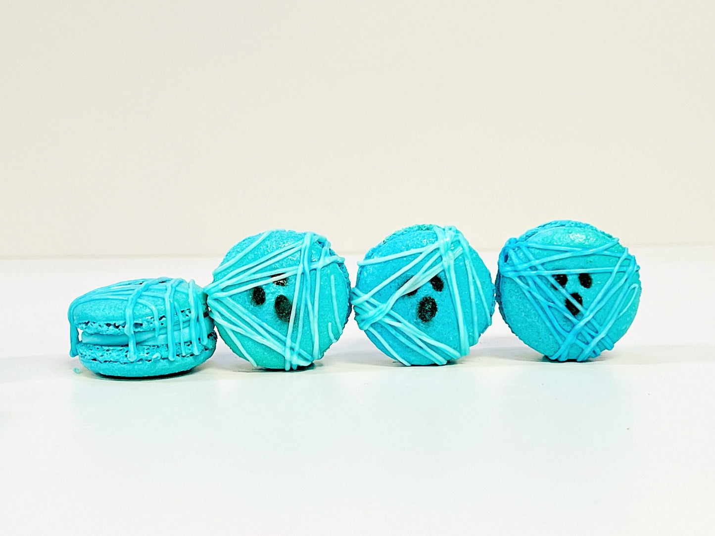 Mummy French Macarons (Blue) | Available in 6, 12 or 24 Pack - Macaron Centrale6 Pack