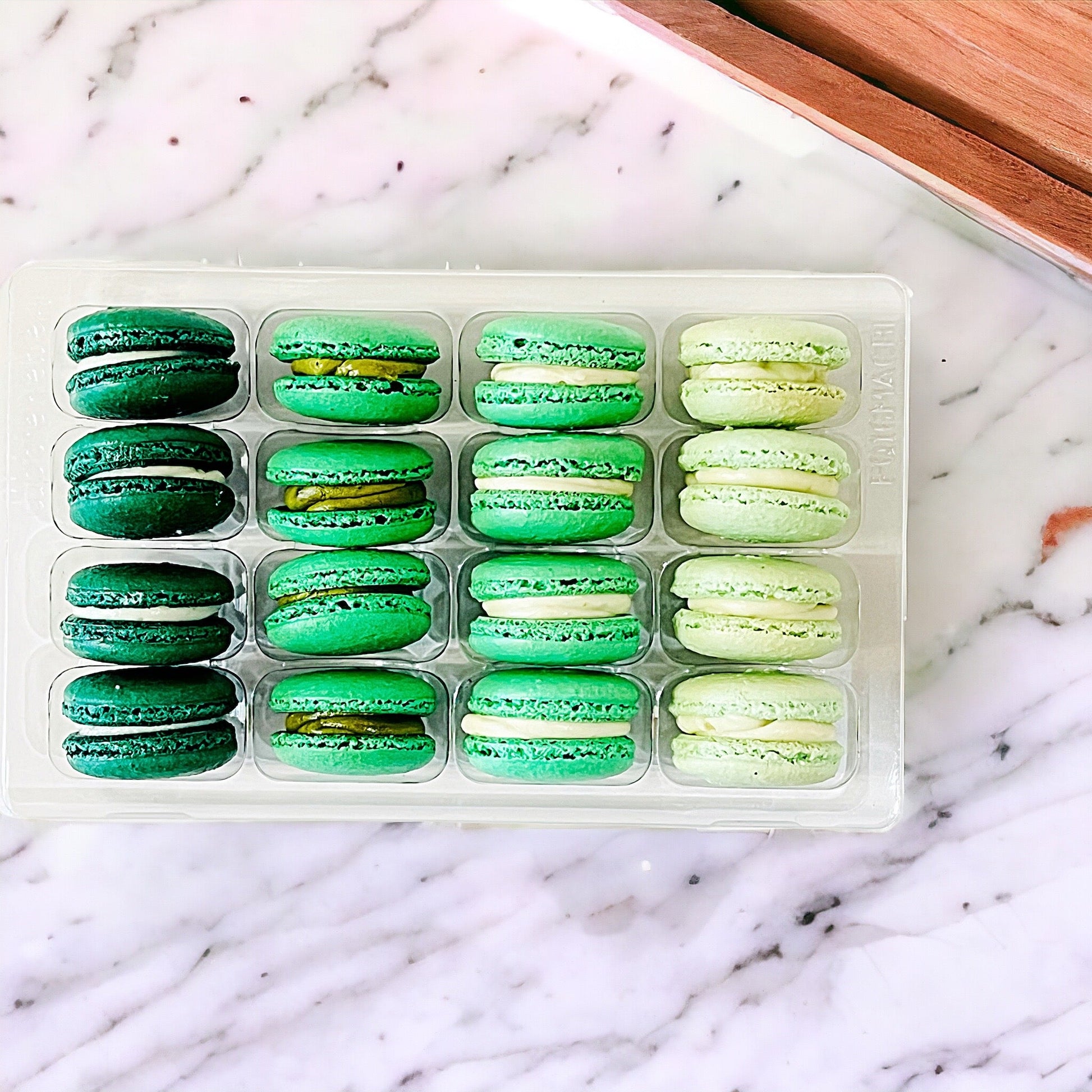 Ombre Green Macaron Collection - Macaron Centrale16 Pack