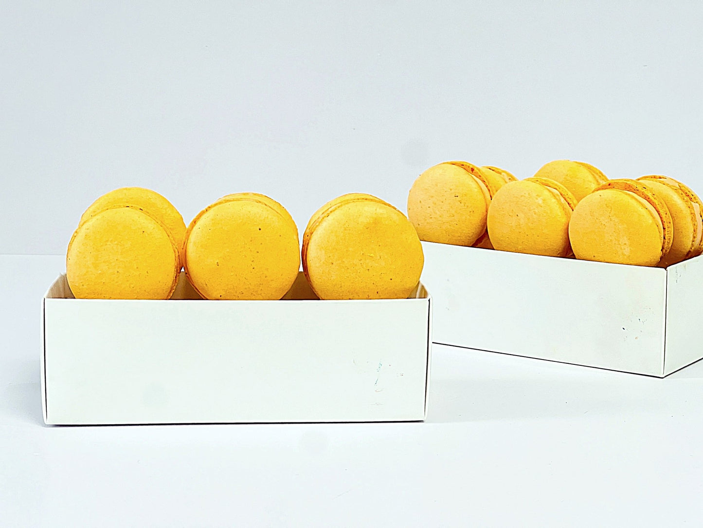 Orange Cream Macaron Sucettes En Gros | Available in 24 & 48 Sucettes - Macaron Centrale24 Pack