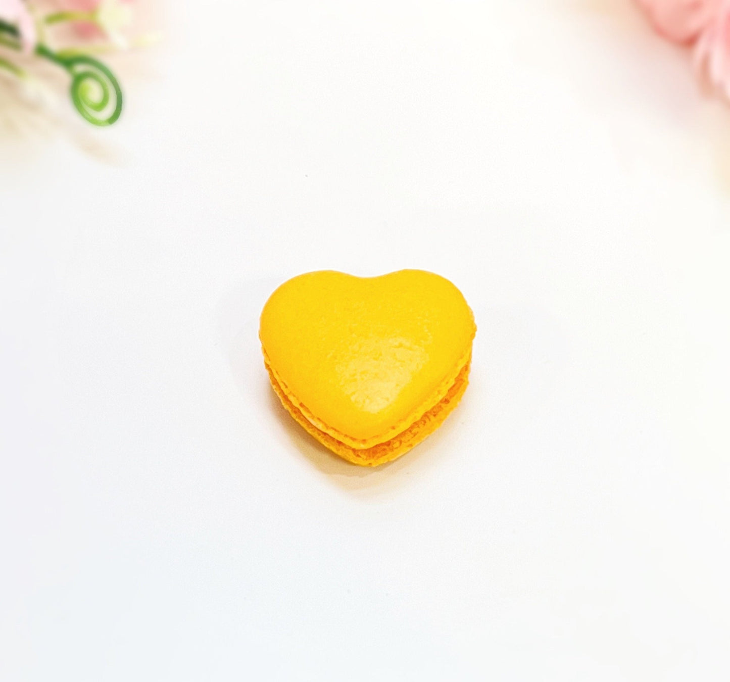 Orange Heart French Macarons | Ideal for Valentine's Day gifts, birthdays, weddings, anniversaries and more - Macaron CentraleDefault (Orange)12 Pack