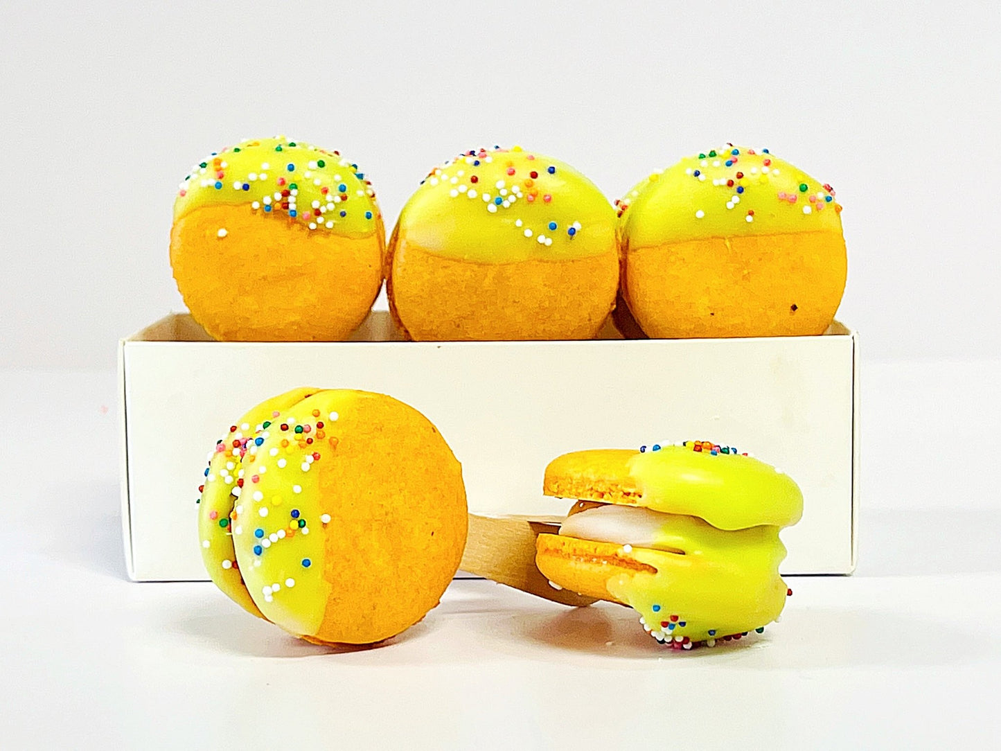 Orange Marmalade French Macaron Cake Pop | Available in 12 & 24 - Macaron Centrale12 Pack