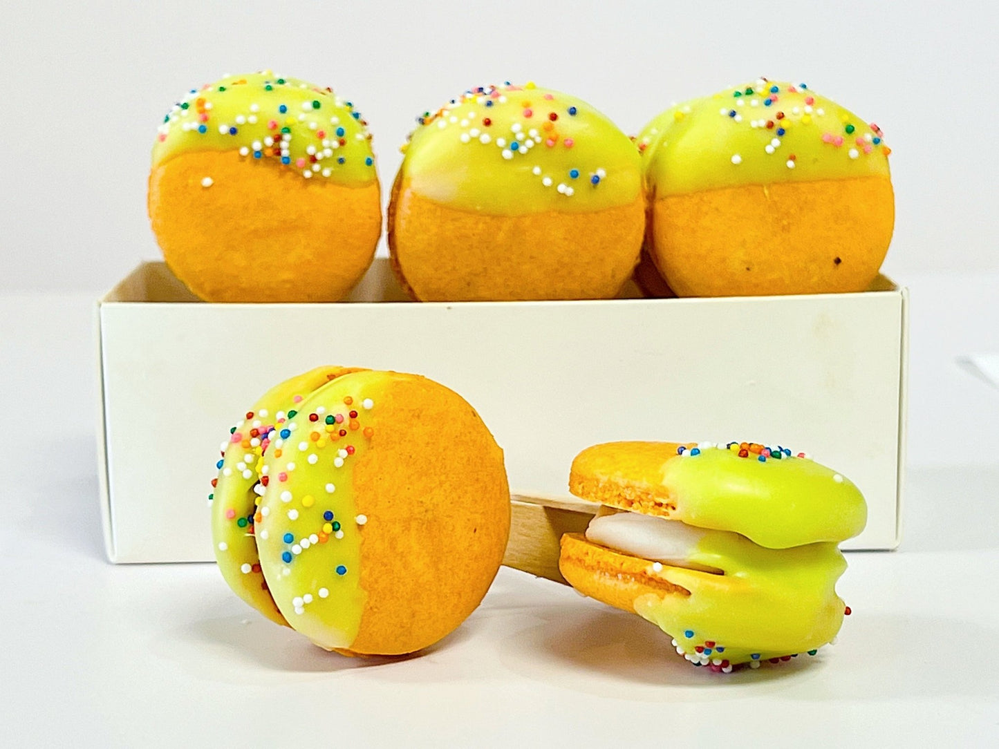 Orange Marmalade French Macaron Cake Pop | Available in 12 & 24 - Macaron Centrale12 Pack