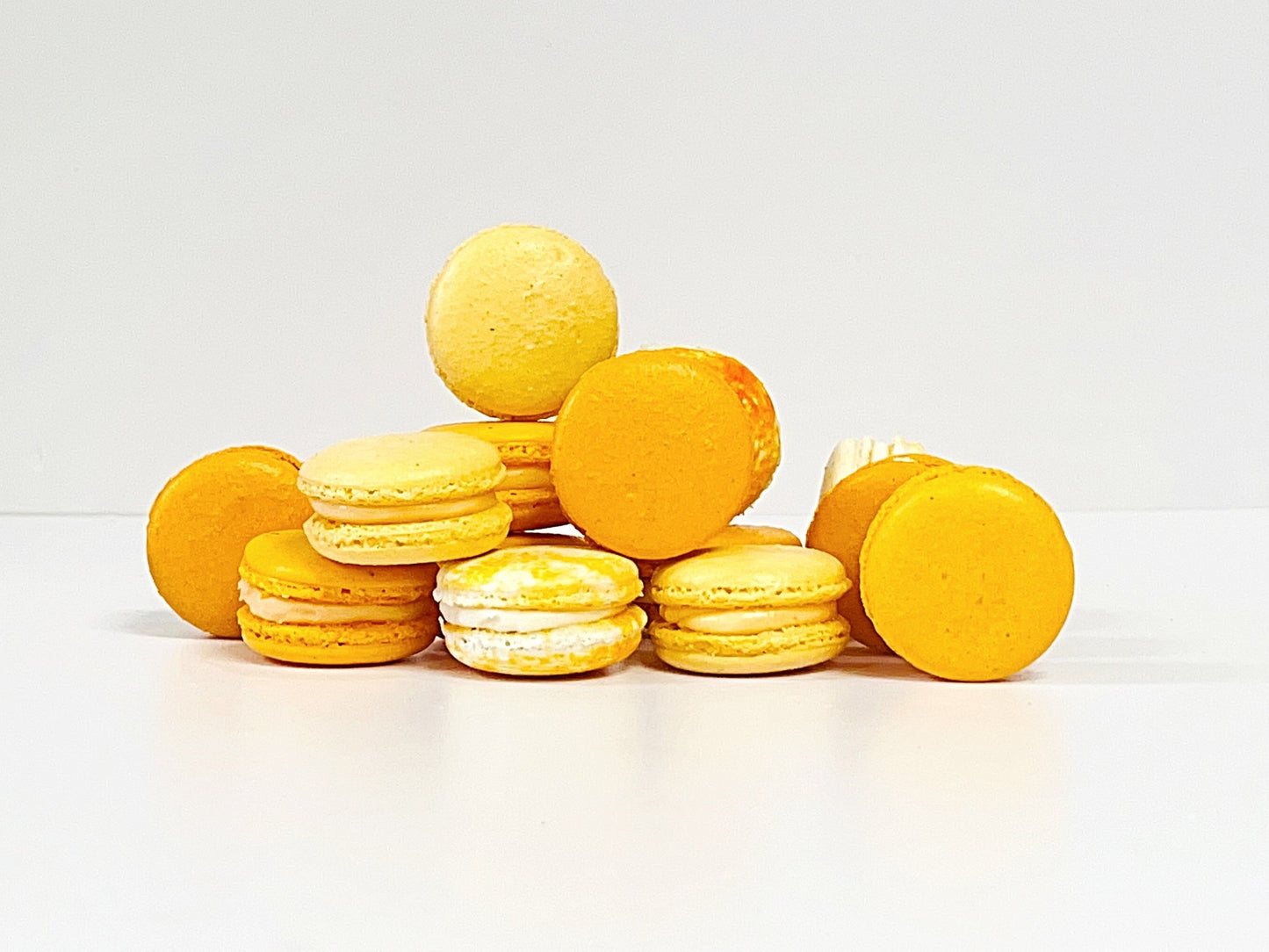 Orange Vibe: A Flavorful Quartet of French Macarons in One Set | 36 Pack - Macaron Centrale6 Pack