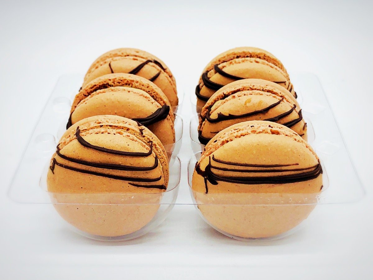 Peanut Butter Chocolate Macaron | Delicate Creations for Your Every Party - Macaron Centrale6 pack