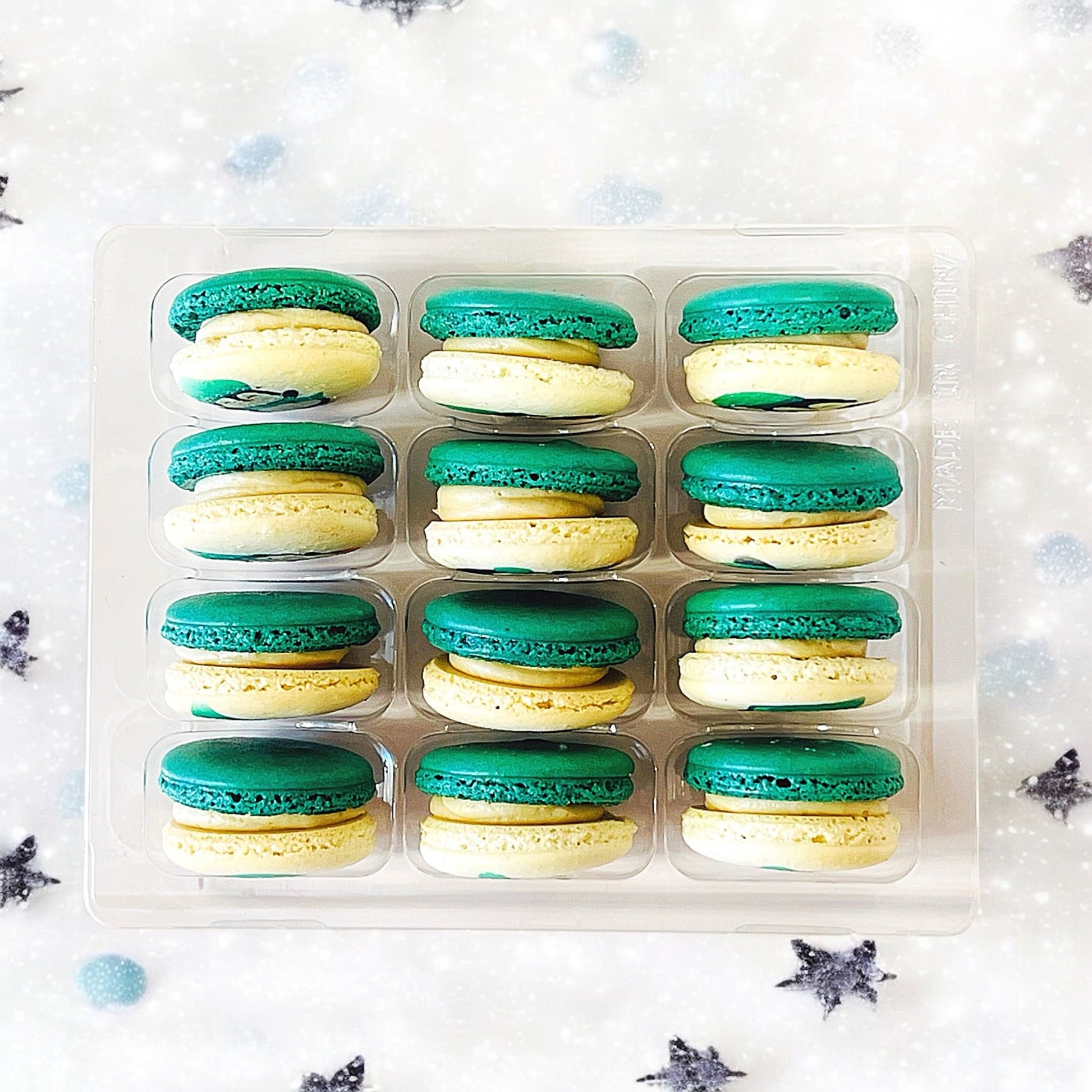 Penguin Winter Macaron Set - Green and White - Macaron Centrale6 Pack