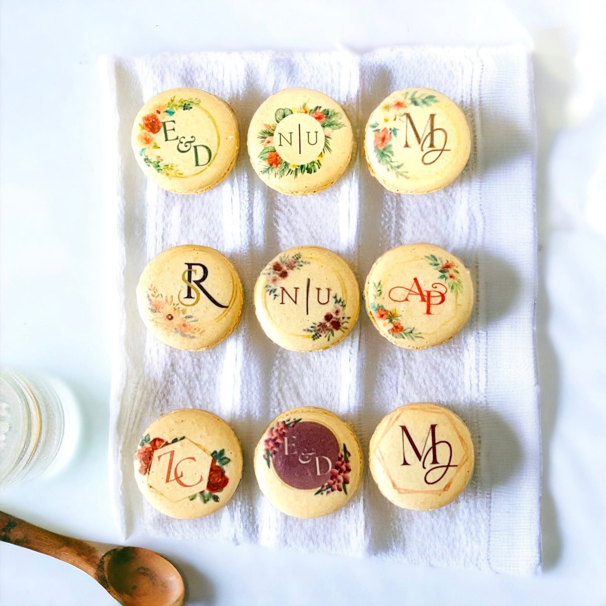 Personalized Macaron Masterpieces - Macaron CentraleWedding Favor6 Pack