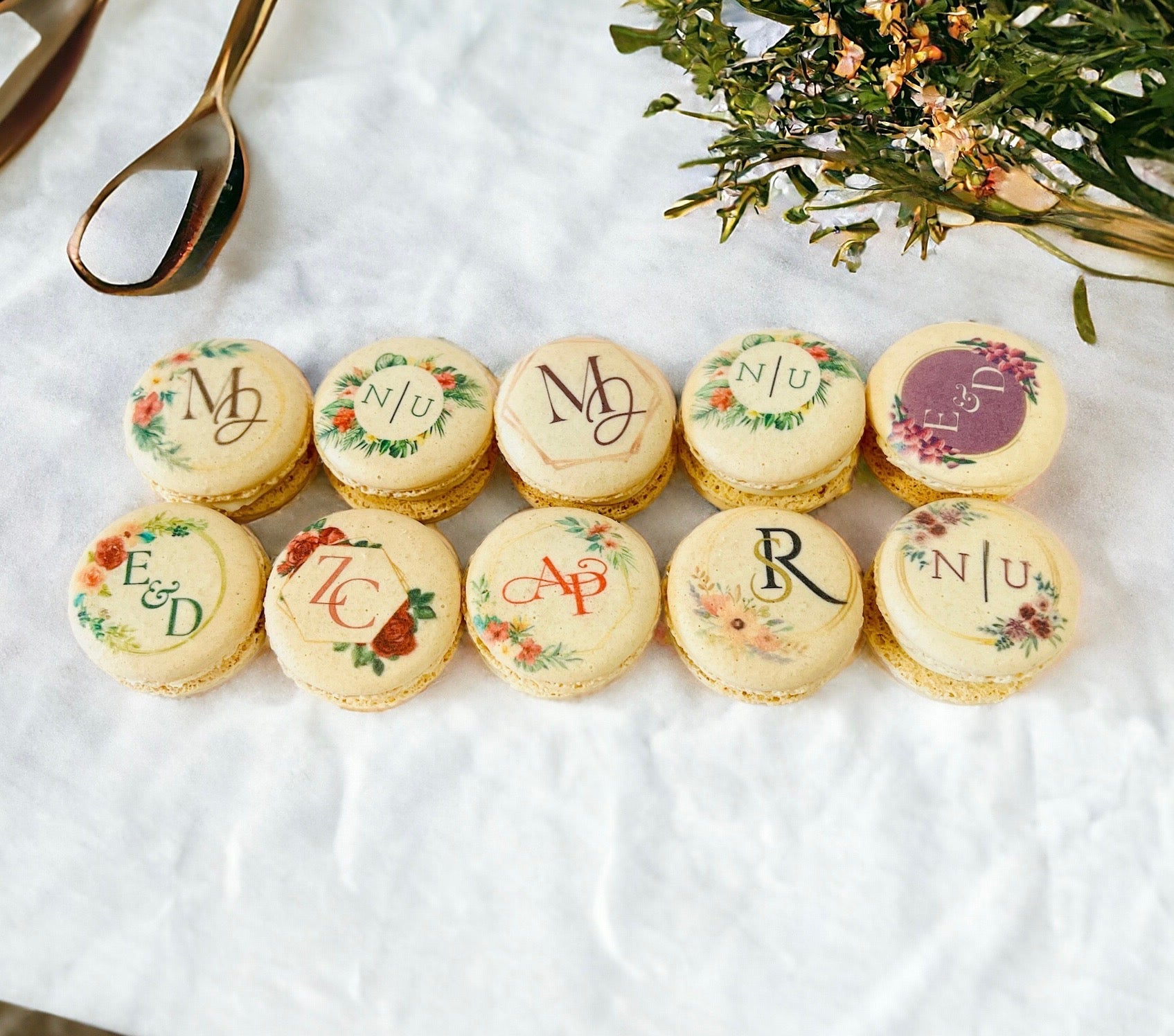 Personalized Macaron Masterpieces - Macaron CentraleWedding Favor6 Pack